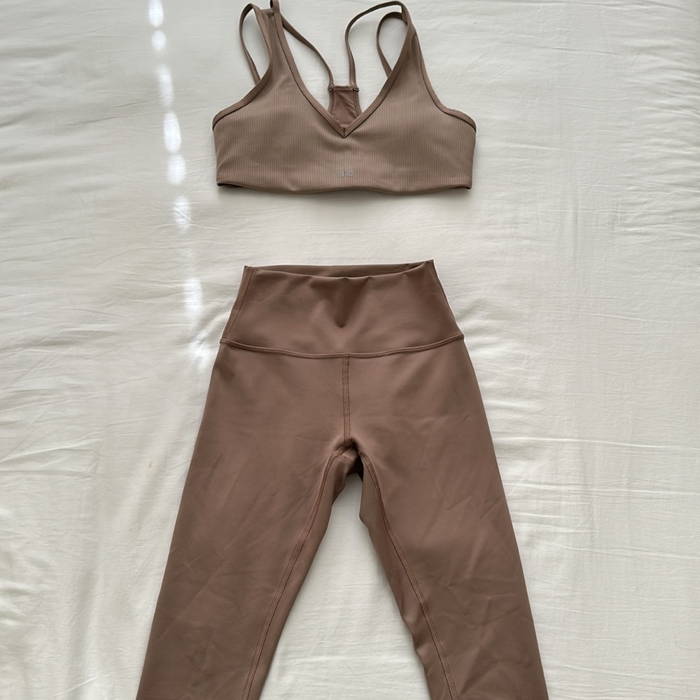 Alo Yoga Matching Set